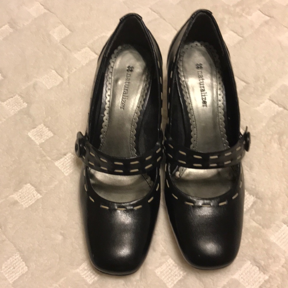 Beautiful small heel